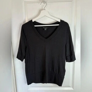 Athleta Women’s Black Step Foward Sweatshirt Tee - Size Medium